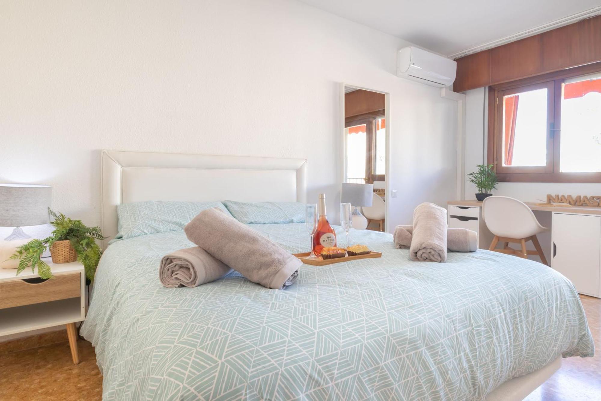 Center Lv Apartment *